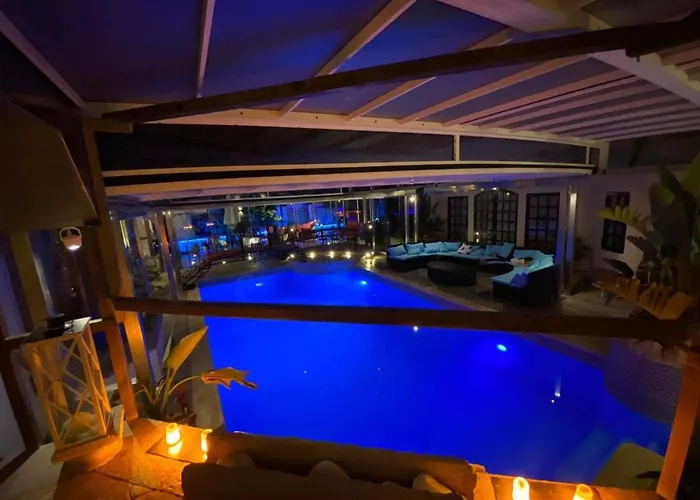 Colours - A Sweet Complex In A Fairytale Setting *