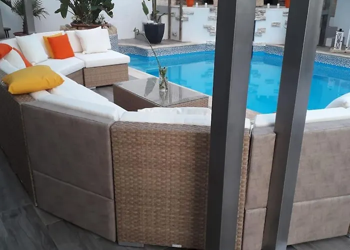 Colours - A Sweet Complex In A Fairytale Setting *