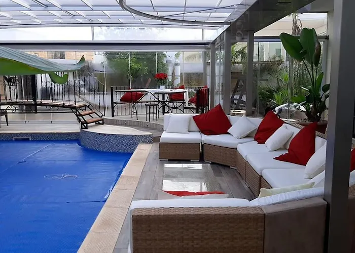 Colours - A Sweet Complex In A Fairytale Setting *