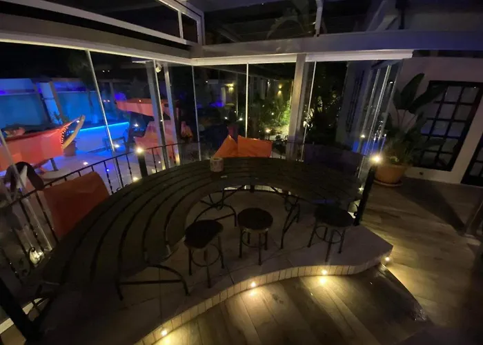 Colours - A Sweet Complex In A Fairytale Setting