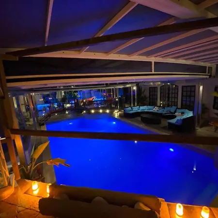 Colours - A Sweet Complex In A Fairytale Setting *