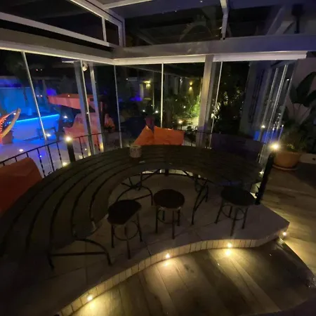 Colours - A Sweet Complex In A Fairytale Setting