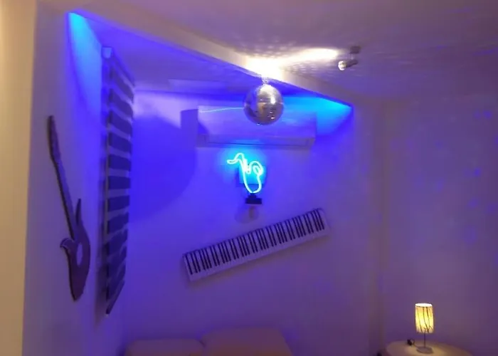 Colours - A Sweet Complex In A Fairytale Setting 펜션 *